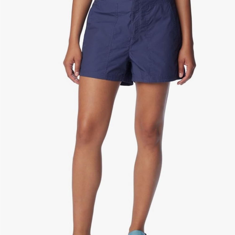 Columbia Women's Holly Hideaway Washed Out Short Blue Size 10 Long Like New